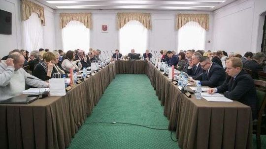 I PiS i Nowoczesna krytykują prezydenta Zamościa