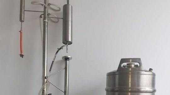 I po bimbrowni. Tłumaczył, że to na własny użytek