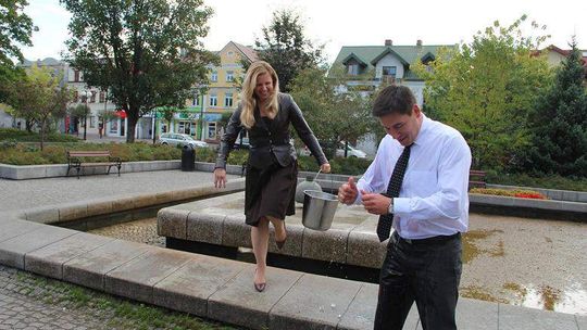 Ice Bucket Challenge: Kandydat na prezydenta Białej Podlaskiej oblał się wodą