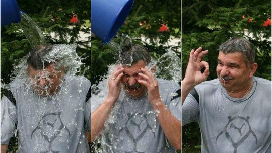 Ice Bucket Challenge: Zastępca lubelskiego komendanta policji oblał się wodą