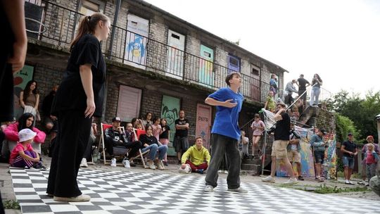 Ich serca biją w rymie hip-hopu. Bitwa o Stare Bronowice 