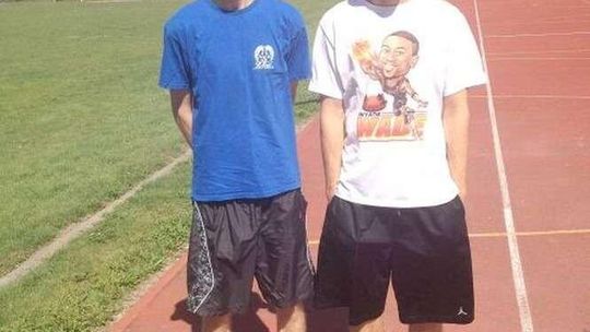 Ich wysokość, Karolaki. Dwumetrowa rodzina fanów koszykówki