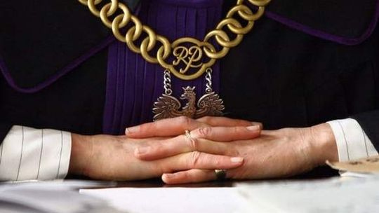 Igraszki przy trzepaku zakończyły się w sądzie