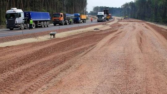 II etap obwodnicy Puław gotowy w 40 procentach. Nowe zdjęcia z placu budowy