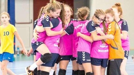 III Międzynarodowy Turniej Piłki Ręcznej Dziewcząt. Zagrały pod okiem ministra