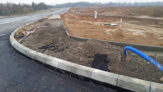 IKEA: Nowe drogi wokół przyszłego centrum prawie gotowe
