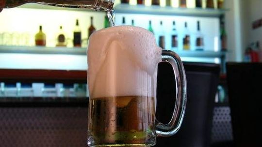 Ile jest piwa w piwie? Czyli jak browary oszukują klientów