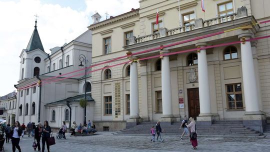 Ile kosztowało opasanie taśmami Ratusza i kościoła? Już wiadomo