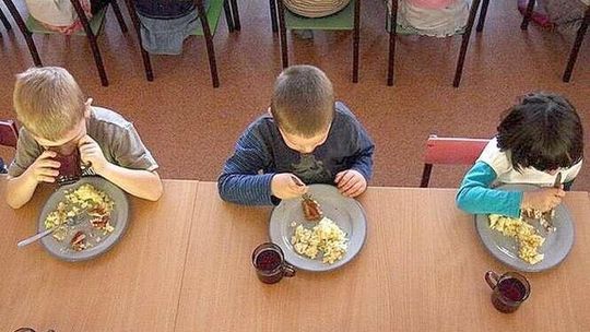 Ile kosztuje obiad w stołówce szkolnej? Najdrożej jedzą uczniowie w Kraśniku