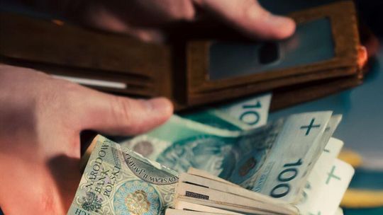 Ile naprawdę kosztuje kredyt gotówkowy? Rozkładamy ofertę banku na części