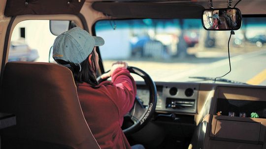 Ile się płaci kierowcy w Lubelskiem? Na śmieciarce jest więcej