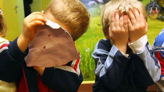 Ile zarabia fizjoterapeuta i nauczyciel przedszkola?