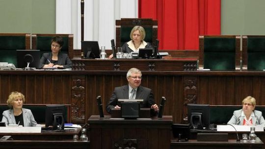 Ile zarabia premier, poseł, minister?