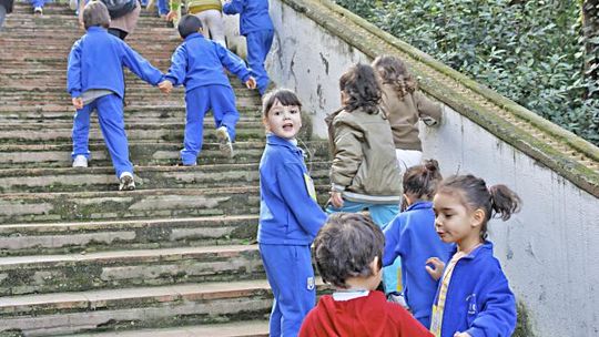 Ile zarabiają nauczyciele w krajach Unii Europejskiej?