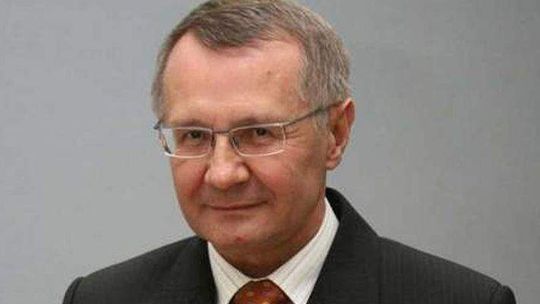 Ile zarobi prezydent Puław? Radni nie obniżyli pensji