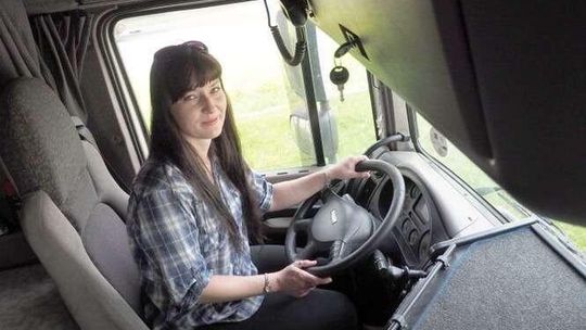 'Im dalej, tym lepiej'. Agnieszka Renc jeździ tirami po Europie