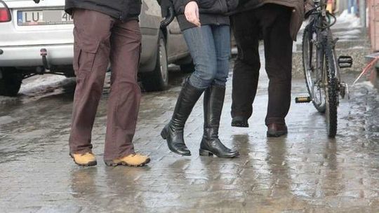 IMGW ostrzega: Może być ślisko na drogach i ulicach