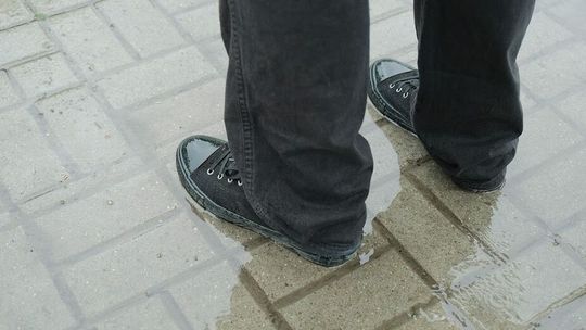 IMGW ostrzega przed ulewami, "zwłaszcza na północy regionu". Możliwe także burze