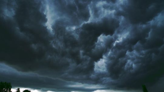 IMGW: Uwaga na burze z gradem i silny wiatr