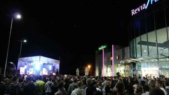 Impreza i noc zakupów w galerii Revia Park