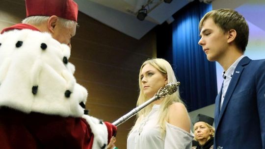 Inauguracja roku akademickiego na UMCS. Premier nie przyjechał, ale przysłał 500 flag