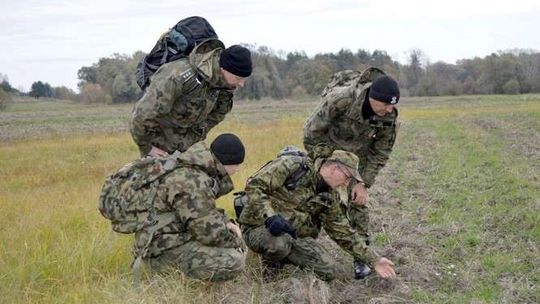 Indiańska szkoła tropienia dla strażników granicznych