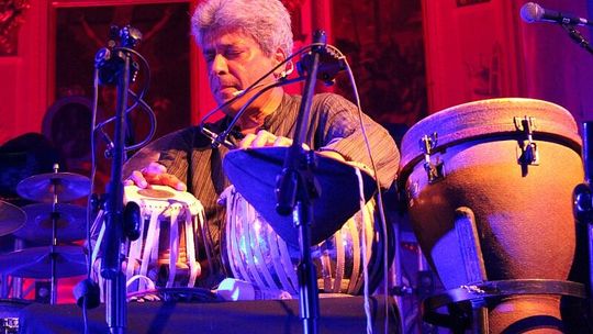 Inne Brzmienia: Jorgos Skolias i Trilok Gurtu (wideo)