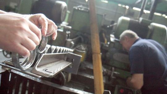 Inspektorzy NIK w Fabryce Łożysk Tocznych. Kontrola finansów