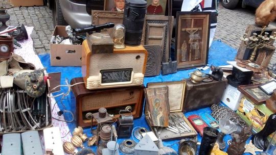 Instrumenty, meble i porcelana. Pierwsza, puławska "Giełda Staroci" już 17 maja