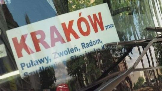 Internauci kupili marszałkowi bilet na busa. Pojedzie dyrektor