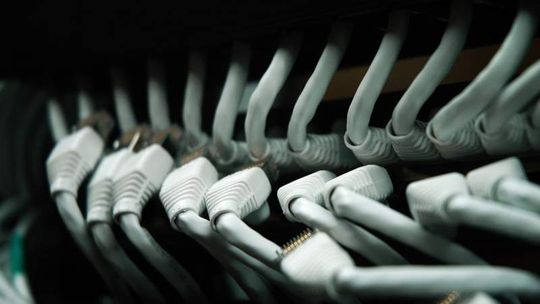 Internet szerokopasmowy. "Wyprzedzamy innych, w Polsce jesteśmy liderem"