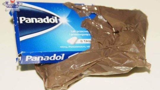 Internetowe oszustwo. Za 100 zł dostała proszki przeciwbólowe
