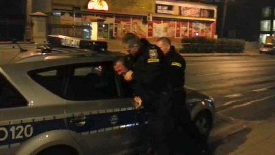 Interwencja na ul. Lipowej: 37-latek odpowie m.in. za groźby. Kobieta też może usłyszeć zarzuty