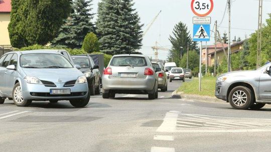 Inwestycje drogowe: Poszerzą ul. Walecznych, zbudują odwodnienie ul. Sławin