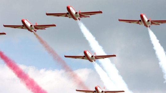 Iskry w weekend nad Wolą Osowińską. Upamiętnią Zdzisława Krasnodębskiego