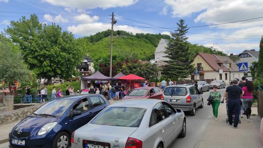 Istny szał w Kazimierzu Dolnym. Szturm turystów