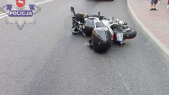 Izbica. Tłusta plama na jazdni powodem upadku motocyklisty?