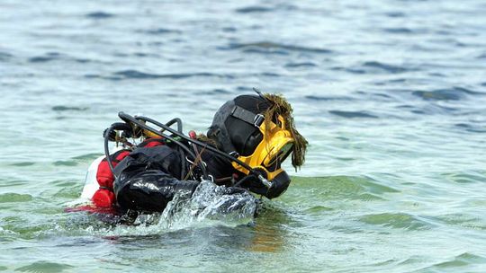 Jabłonna: Zwłoki mężczyzny w rzece