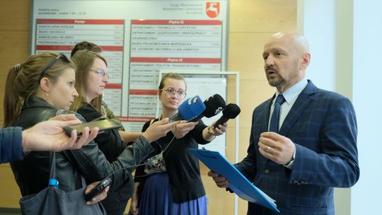 Jacek Bury o wpisie na Facebooku. "Politycy PiS przekroczyli granicę dobrego smaku"