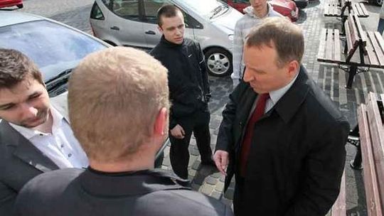 Jacek Kurski uszkodził auto w Koszalinie