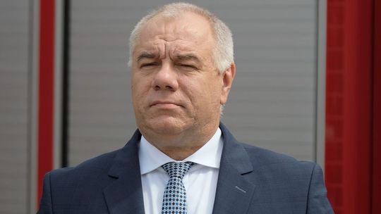 Jacek Sasin znów obiecuje. Tym razem linię do rozlewania szczepionek