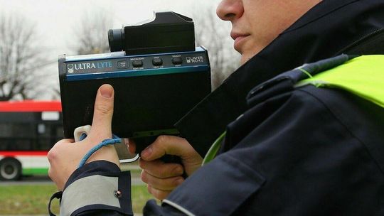 Jadąc volvo wpadł na przekroczeniu prędkości. To nie jedyne jego zmartwienie