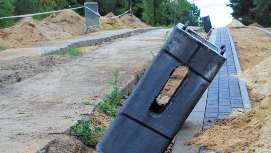 Jak długo mieszkańcy będą czekać na drogi? Radny chce wyliczeń