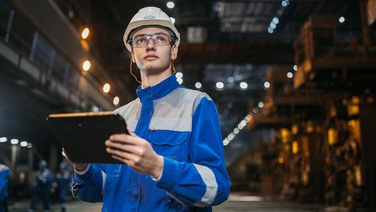 Jak firmy produkcyjne mogą obniżyć koszty dzięki prostym narzędziom Lean?