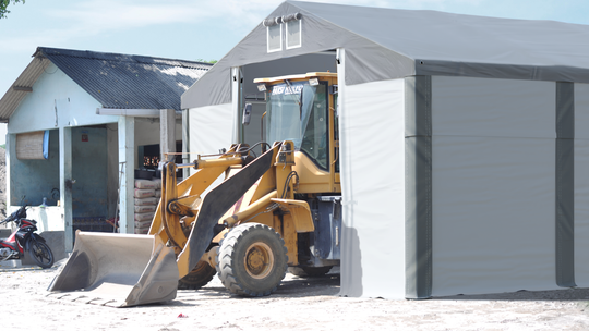 Jak hale namiotowe umożliwiają całoroczne prace budowlane