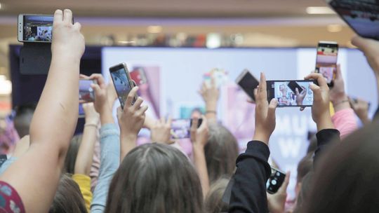 Jak lubelscy nastolatkowie używają smartfonów? Wyniki badań mogą niepokoić