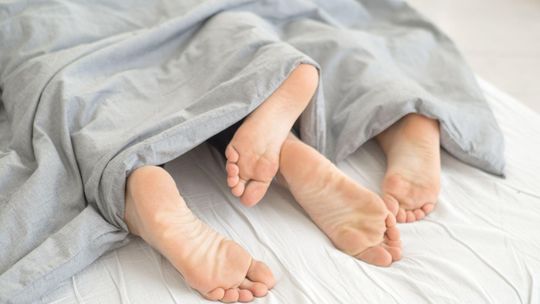 Jak nie pomylić wygody z marketingiem - praktyczny przewodnik po rankingach materacy