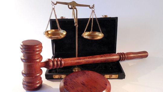 Jak odzyskać pieniądze od dłużników bez kierowania sprawy do sądu?