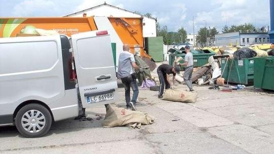 Jak papier, to do niebieskiego. Nowe kontenery w Chełmie