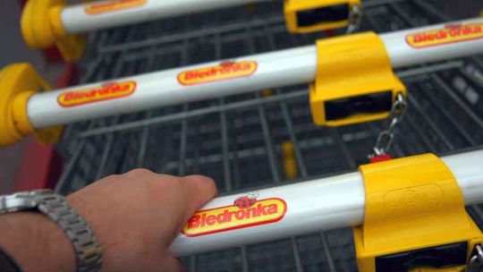 Jak pracować to w Biedronce. Pensja minimalna 1800 zł